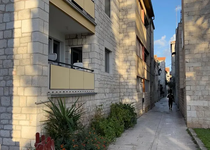 Kula View Apartment *