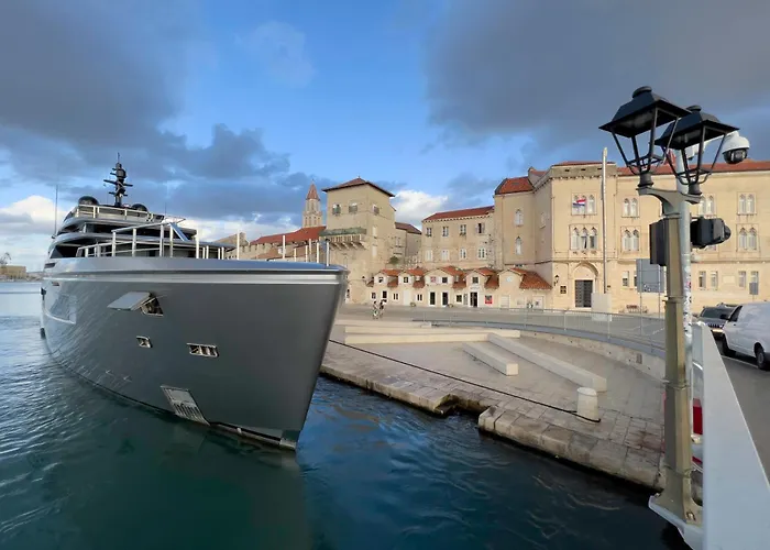 Kula View * 特罗吉尔