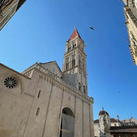 Kula View Τρογκίρ