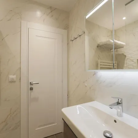 Kula View Διαμέρισμα Τρογκίρ