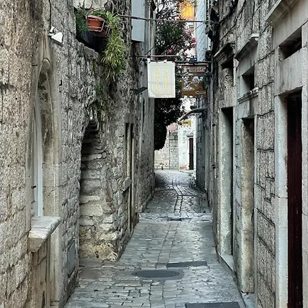 Kula View Διαμέρισμα Τρογκίρ