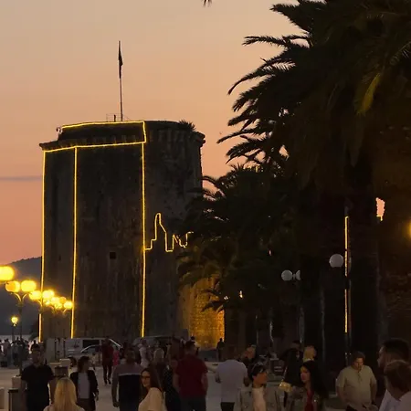 Kula View Διαμέρισμα Τρογκίρ