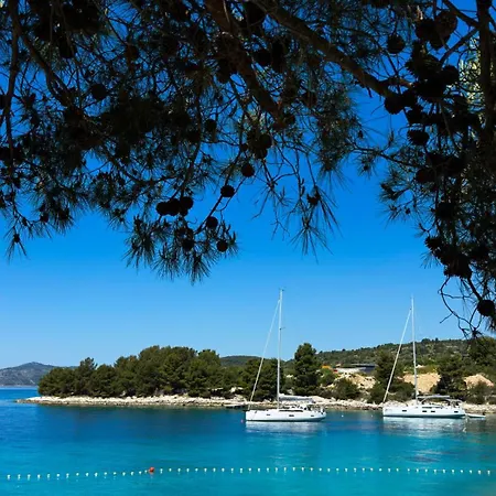 Kula View Τρογκίρ